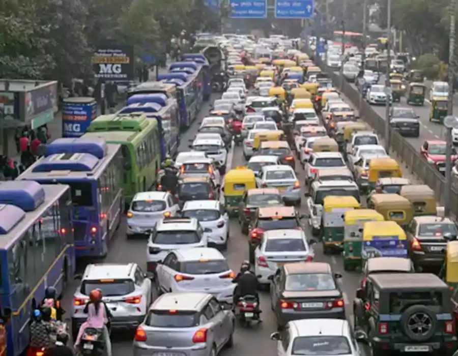 బెంగళూరు జాతీయ రహదారిపై భారీగా ట్రాఫిక్ జామ్