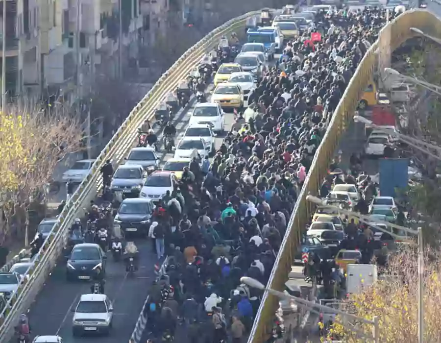 అల్లరి మూకలు సమాజాన్ని నాశనం చేస్తున్నాయన్న ఇరాన్ అధ్యక్షుడు పెజెష్కియాన్​