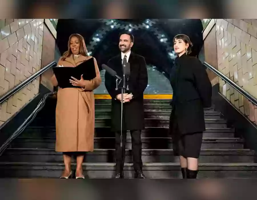 స‌బ్‌వే స్టేష‌న్ వ‌ద్ద న్యూయార్క్ మేయ‌ర్‌గా జోహ్రాన్ మామ్‌దానీ ప్ర‌మాణ స్వీకారం