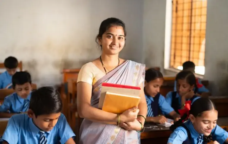 123 మందికి ఉత్తమ ఉపాధ్యాయ అవార్డులు