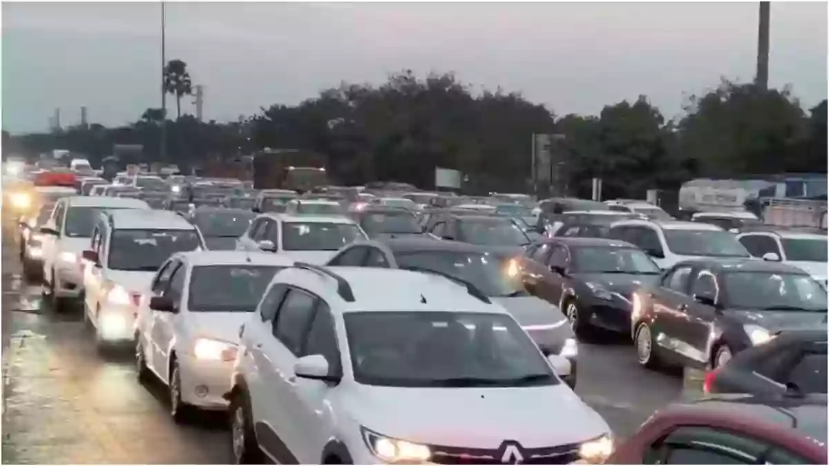 విజయవాడ – హైదరాబాద్ హైవేపై భారీ ట్రాఫిక్.. పలుచోట్ల వాహనాల మళ్లింపులు