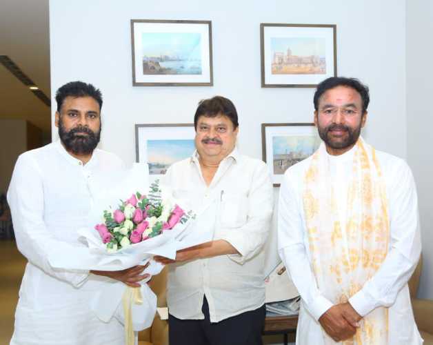 బీజేపీ తరఫున మున్సిపల్ ఎన్నికల ప్రచారంలో పవన్