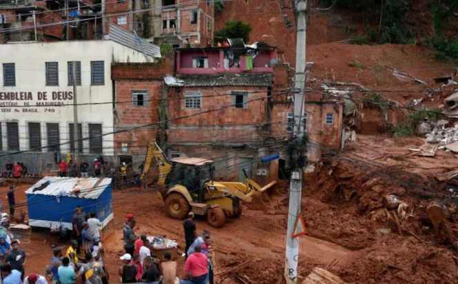 వరదల బీభత్సం.. 30 మంది మృతి