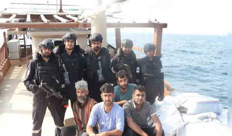 ఇరాన్‌ బోటును అడ్డుకున్న భారత కోస్ట్ గార్డ్.. రూ.5 కోట్ల విలువైన సిగరెట్లు స్వాధీనం