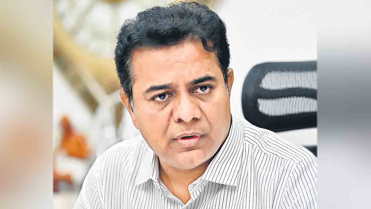 మీరు దర్యాప్తు బృందానికి చీఫ్‌ అనే సంగతి గుర్తుచేసుకోండి.. సిట్‌ చీఫ్ సజ్జనార్‌కు కేటీఆర్‌ హితవు