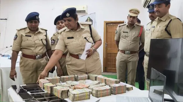 నెల్లూరులో క్రికెట్ బెట్టింగ్ మాఫియా గుట్టురట్టు.. రూ. 2 కోట్లకు పైగా నగదు సీజ్..