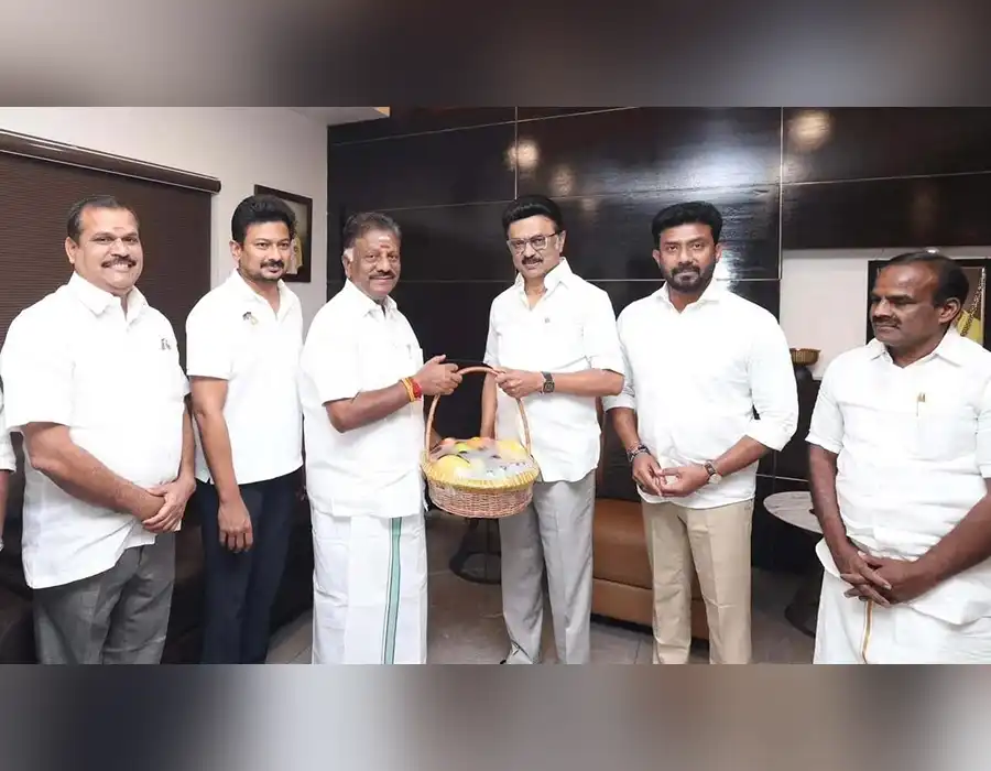 సీఎం స్టాలిన్‌తో మాజీ సీఎం ఓపీఎస్‌ భేటీ..!