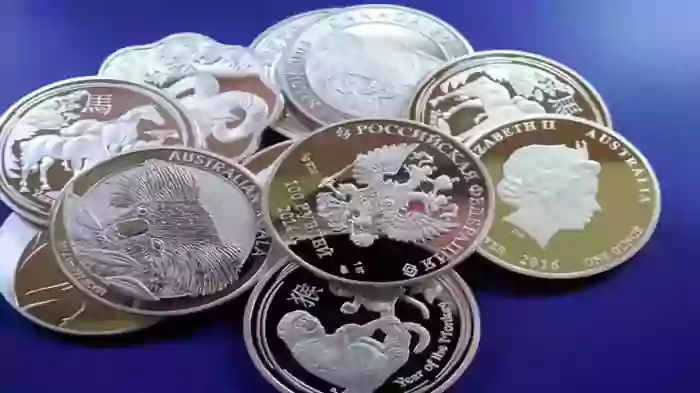 మున్సిపల్ ఎన్నికల్లో ప్రలోభాలు.. ఓటర్లకు నకిలీ వెండి కాయిన్లు పంపిణీ