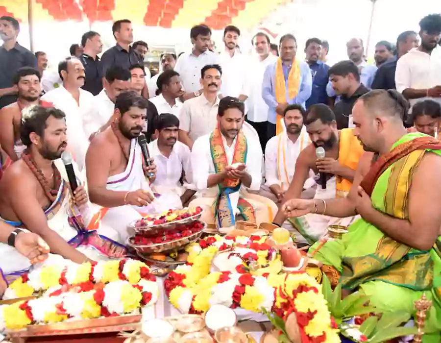 పులివెందులలో నందీశ్వర ఆలయంలో హోమం