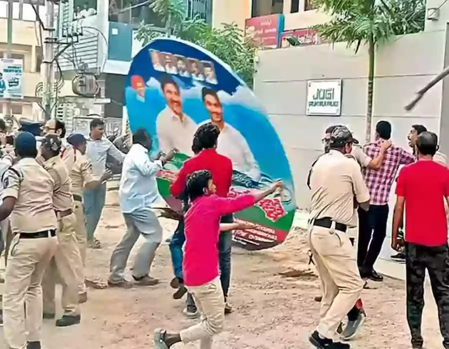 జోగి రమేష్‌ ఇంటిపై దాడి కేసులో 11 మంది టీడీపీ కార్యకర్తల అరెస్ట్ – విడుదల