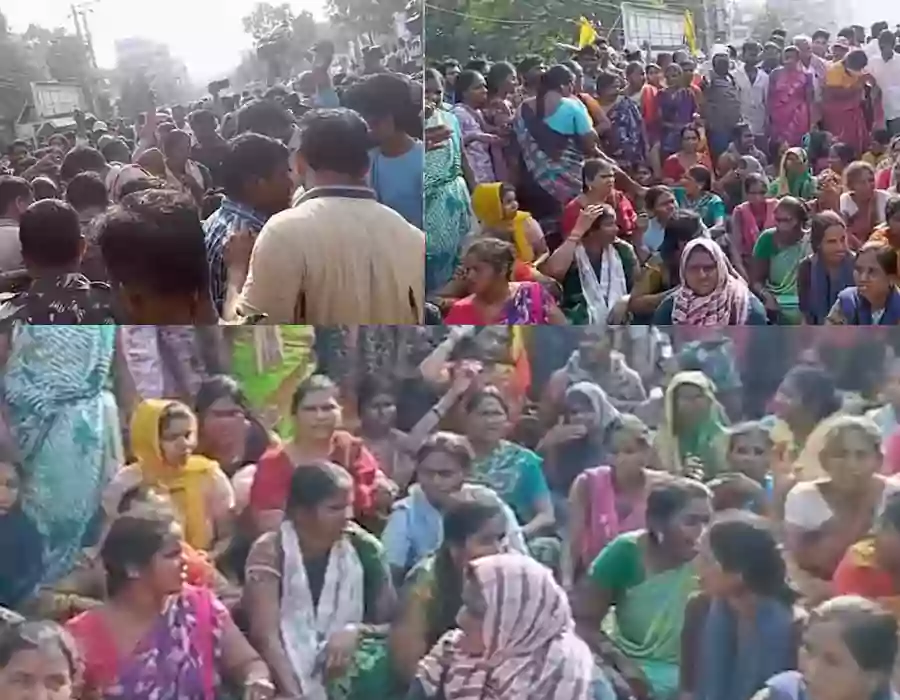 రహదారిపై బైఠాయించిన బాధితులు