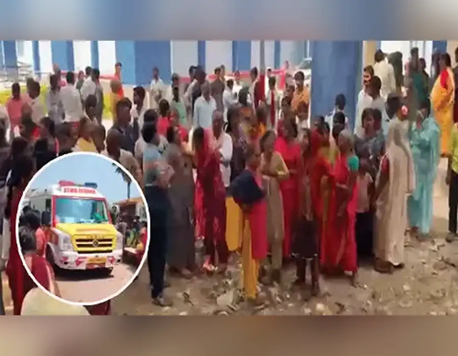 శీతలామాతా ఆలయంలో తొక్కిసలాట: 8 మంది మృతి