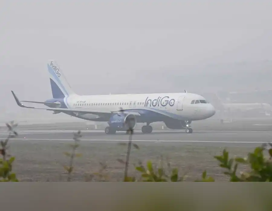 161 మందితో వైజాగ్ నుంచి ఢిల్లీకి వస్తున్న విమానం.. గాలిలో ఉండగా, ఇంజన్ ఫెయిల్..!