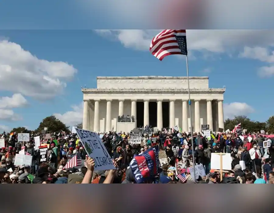 అమెరికాలో పెద్ద ఎత్తున నో కింగ్స్‌ ఉద్యమం