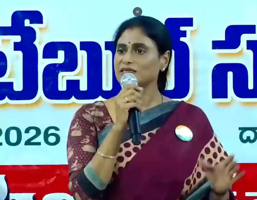 మతం మారితే రిజర్వేషన్లు పోవాలా? వైఎస్ షర్మిల ఫైర్