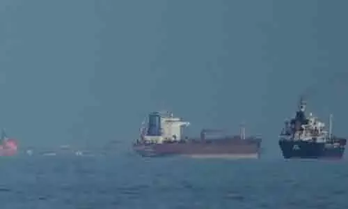 కంటైనర్ నౌకపై ఇరాన్ కాల్పులు.. హోర్ముజ్ జలసంధి వద్ద ఉద్రిక్తత