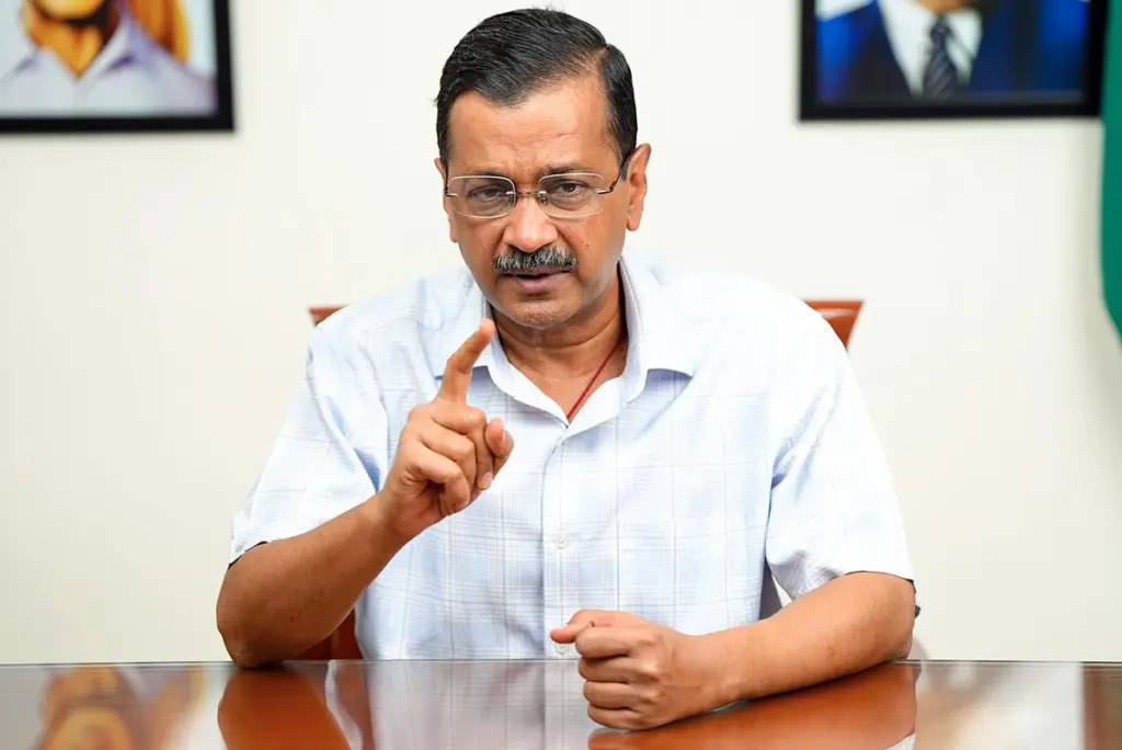 కేజ్రీవాల్‌కు ఢిల్లీ హైకోర్టు షాక్.. కోర్టు ధిక్కరణ నోటీసులు జారీ