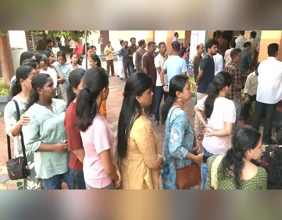 అస్సాం, కేరళ, పుదుచ్చేరిలో కొనసాగుతున్న అసెంబ్లీ ఎన్నికల పోలింగ్‌