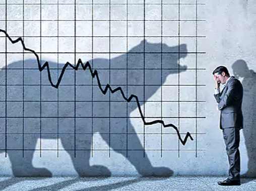 ట్రంప్‌ ప్రసంగంతో మార్కెట్లు కుదేల్‌