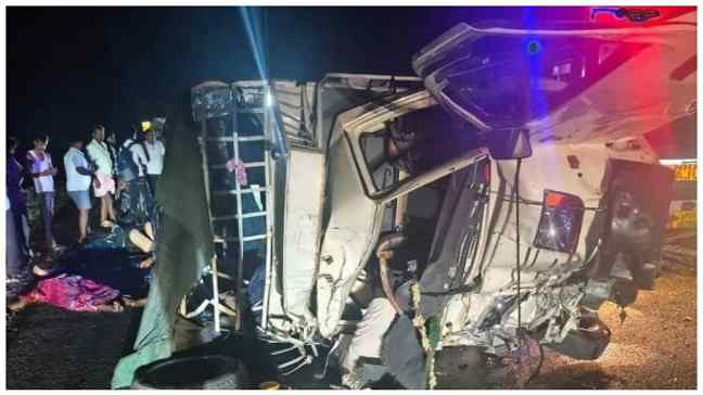 కర్నూలు జిల్లాలో పెను విషాదం, రోడ్డు ప్రమాదం! 8 మంది భక్తులు మృతి