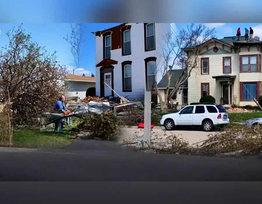 అమెరికాలో టోర్నడో బీభత్సం.. ఎగిరిపోయిన ఇళ్ల పైకప్పులు