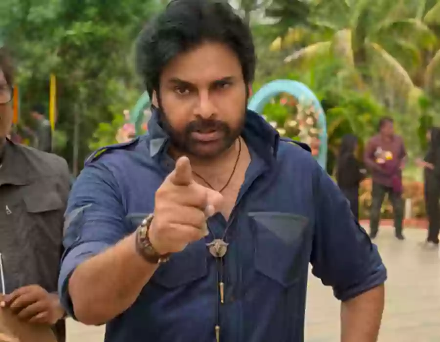 పవన్ కళ్యాణ్ కి సడెన్ గా శస్త్ర చికిత్స..అభిమానుల్లో ఆందోళన