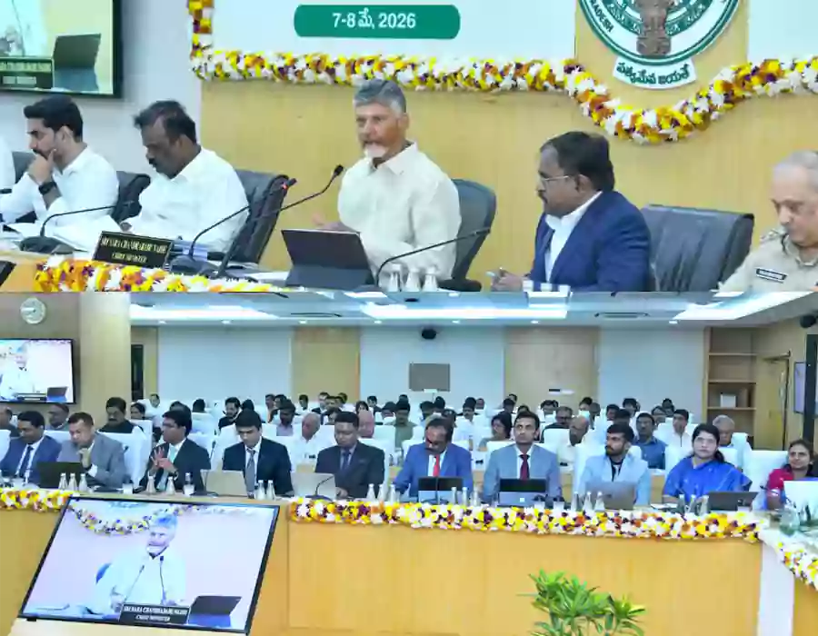 ఆగస్టు 15న రెండున్నర లక్షల ఇళ్ల గృహప్రవేశాలు – కలెక్టర్లకు చంద్రబాబు దిశానిర్దేశం