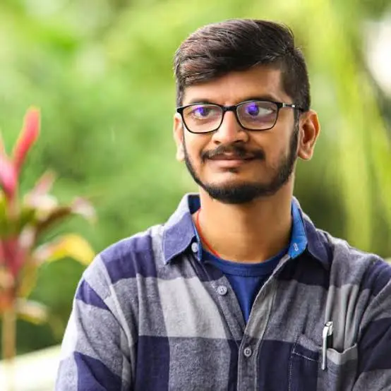 నా తల్లిదండ్రులకు రక్షణ కల్పించాలంటూ వేడుకోలు!..గేయరచయిత అనంత శ్రీరామ్