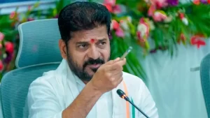 రేవంత్‌రెడ్డి ప్రయాణిస్తున్న విమానం దారి మళ్లింపు