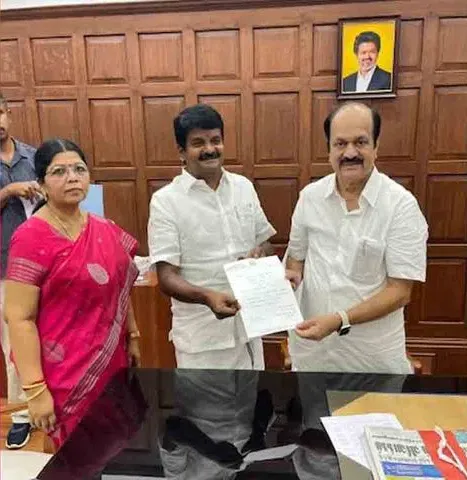 అన్నాడీఎంకేకు మరో ఎమ్మెల్యే గుడ్‌బై.. ఐదుకు చేరిన రాజీనామాల సంఖ్య