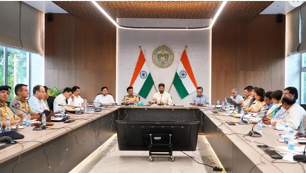 ‘నేను కూడా రోడ్డు మీదకు వస్తా’.. అధికారులపై సీఎం రేవంత్ సీరియస్