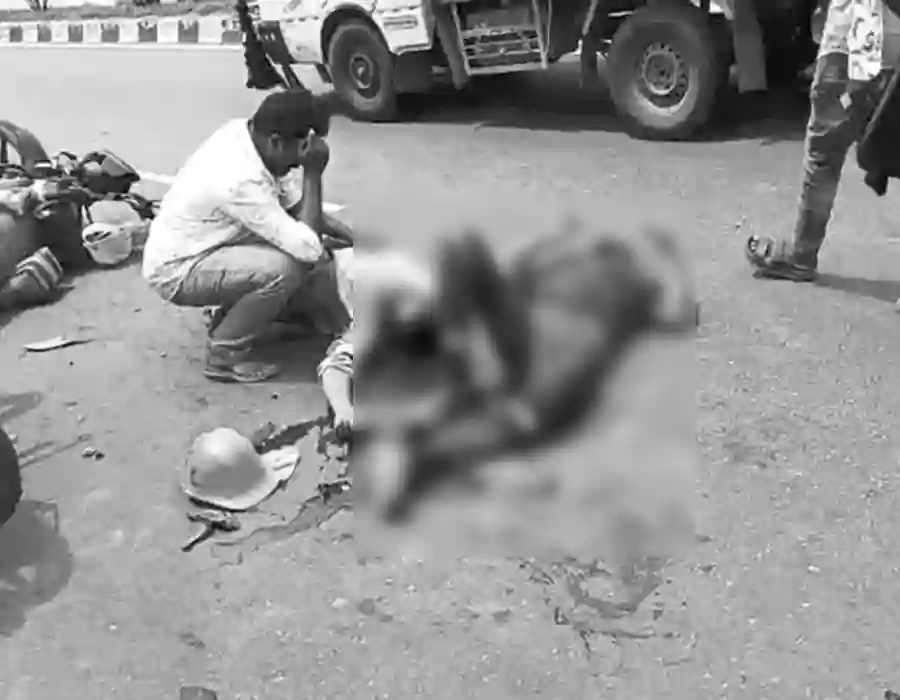 రెండు బైకులు ఢీకొని ముగ్గురు మృతి
