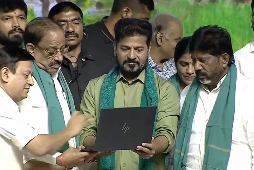 తెలంగాణలో రైతులకు గుడ్ న్యూస్- రైతు భరోసా నిధులు విడుదల