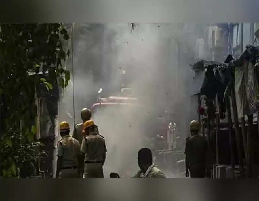 బెంగాల్‌లో అగ్నిప్రమాదం.. 4,000 ఈవీఎంలు దగ్ధం!