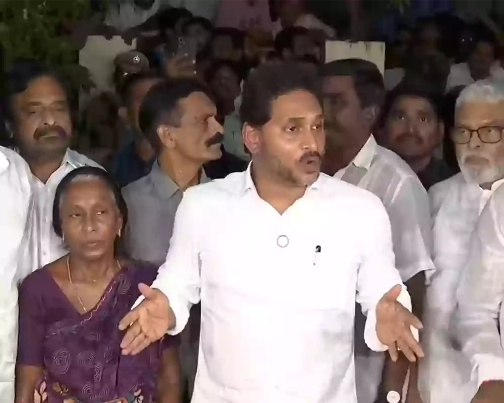 ఒకే నెలలో ఇద్దరి బలి.. పోలీసుల అరాచకం! – వైఎస్ జగన్