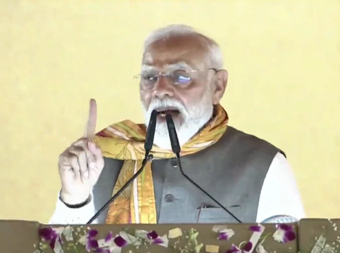 బెంగాల్ సంకెళ్లు వీడాయి: ప్రధాని మోడీ