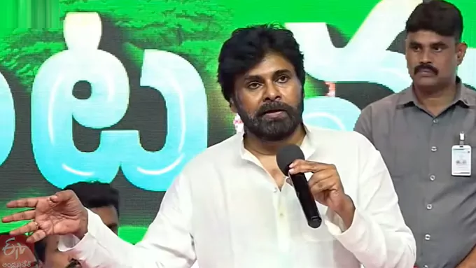 సుగాలి ప్రీతి కేసులో సాక్ష్యాలు ధ్వంసం చేశారు: పవన్‌