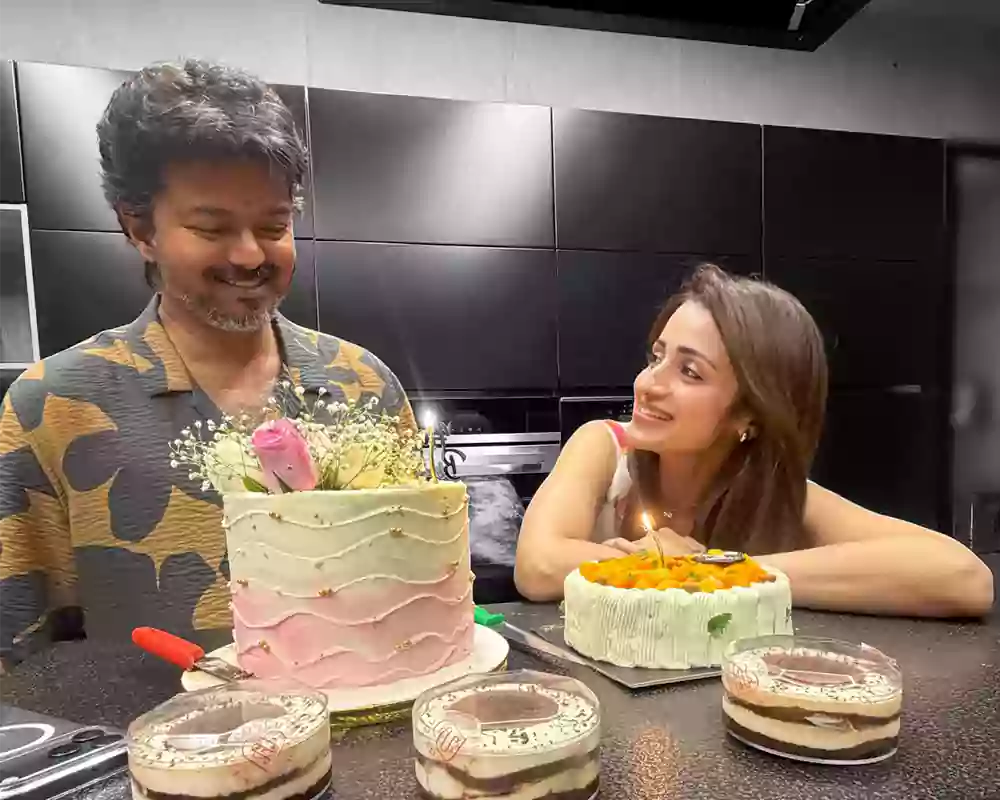 బ్రేకప్ కాలేదు… విజయ్ బర్త్ డే సెలబ్రేషన్స్‌లో త్రిష
