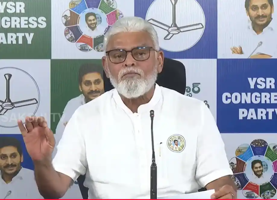 పోర్టులు, భూములు తమ వారికి కట్టబెట్టడానికే చంద్రబాబు కేబినెట్‌ : అంబటి రాంబాబు