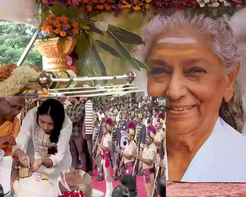 ముగిసిన జానకి అంత్యక్రియలు