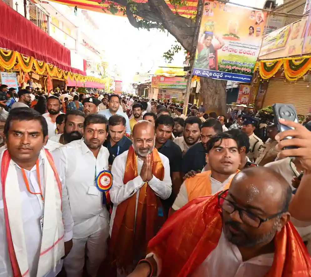 రంజాన్‌కు రూ. 33 కోట్లు…బోనాలకు రూ. 20 కోట్లా?: బండి సంజయ్