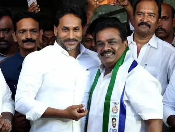 జగన్ సమక్షంలో వైసీపీలో చేరిన రేపల్లె టీడీపీ కీలక నేత