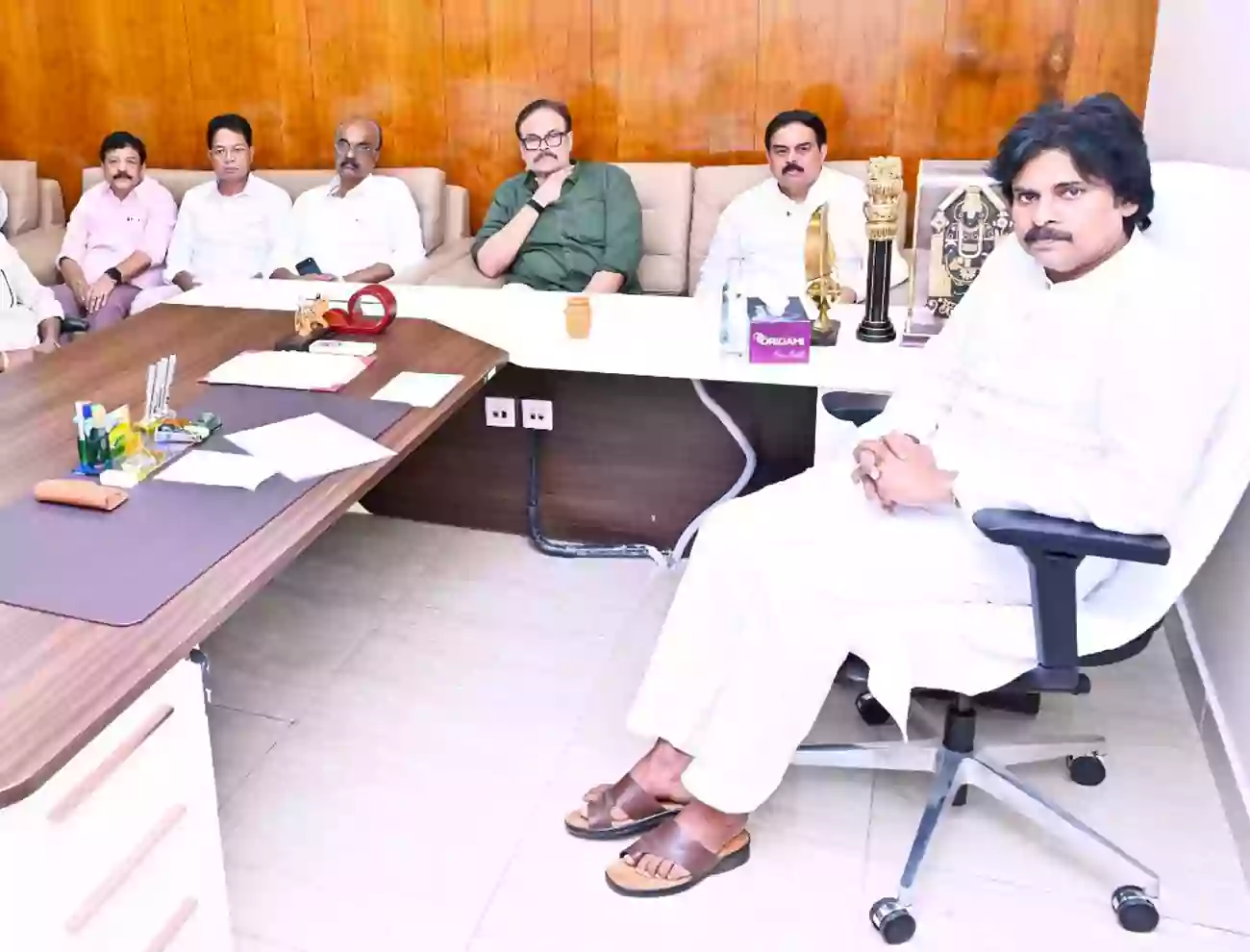 స్థానిక ఎన్నికల్లో జనసైనికుల ఆత్మగౌరవం నిలబెడతాం.. పవన్ కళ్యాణ్