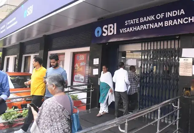 బ్యాంకు ఉద్యోగుల సమ్మె వాయిదా..