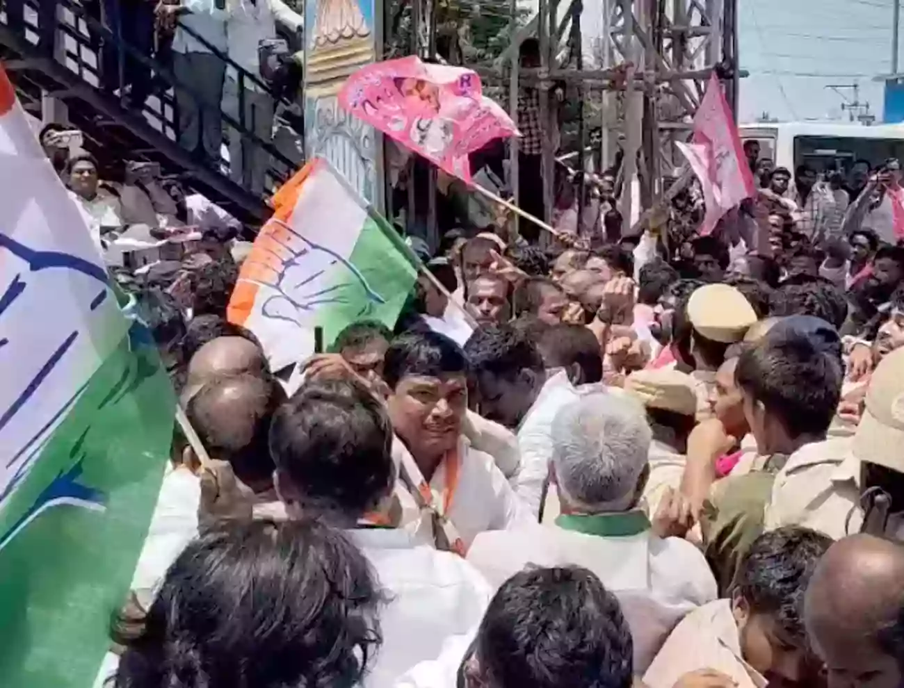 ఎదురుదురుగా డీ కొన్న కాంగ్రెస్ VS బీఆర్ఎస్
