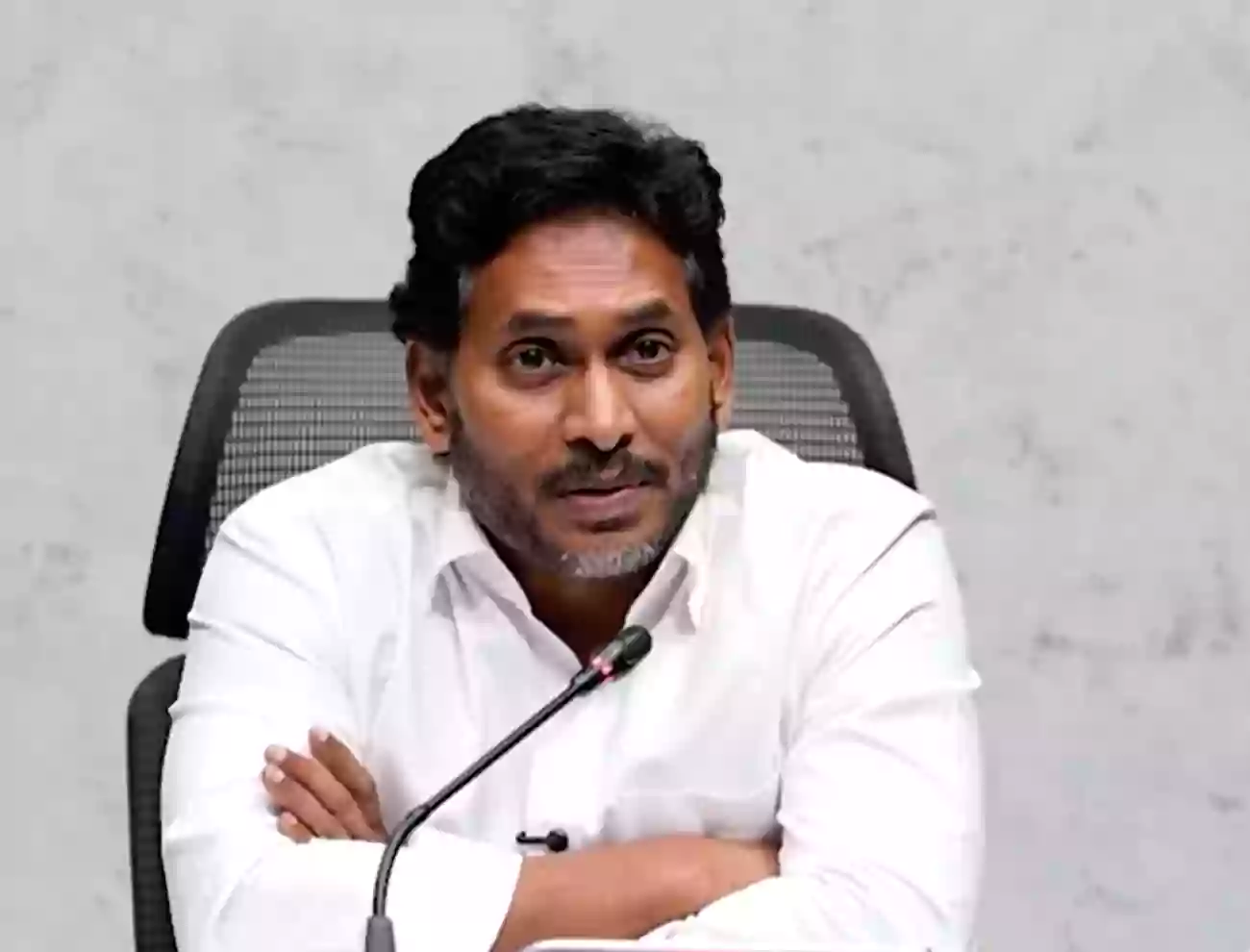 చంద్రబాబుపై జగన్ ఆగ్రహం.. కీలక ప్రకటన!