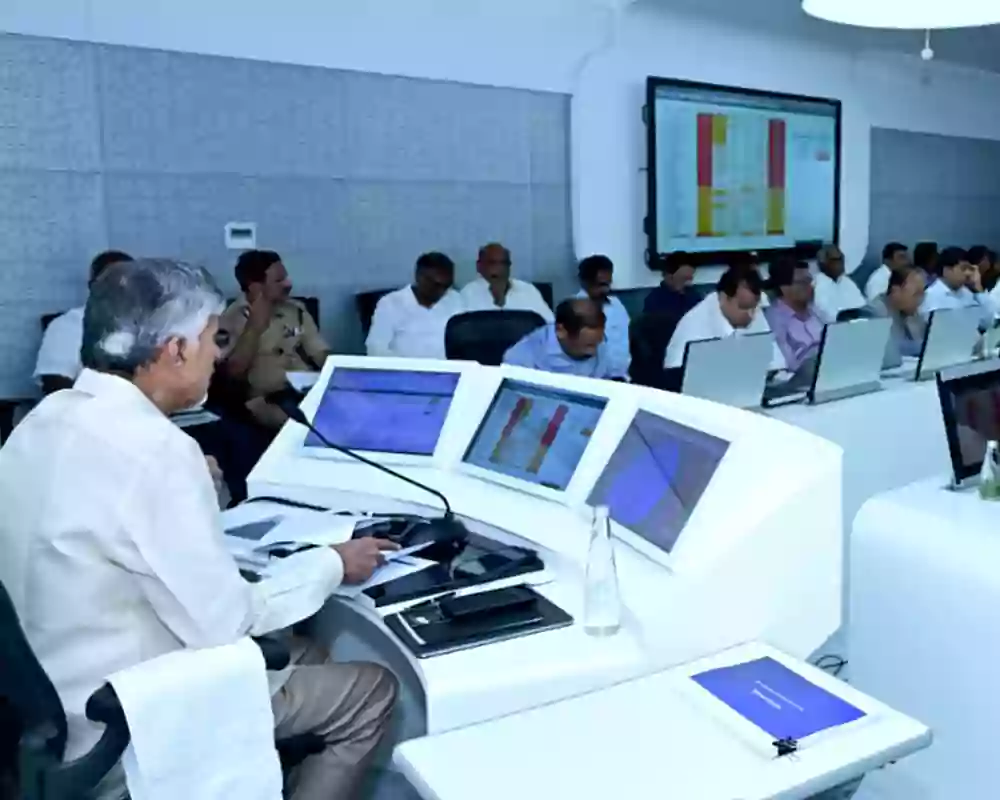తుఫాన్ పరిస్థితిపై సీఎం చంద్రబాబు సమీక్ష.. కీలక ఆదేశాలు జారీ!
