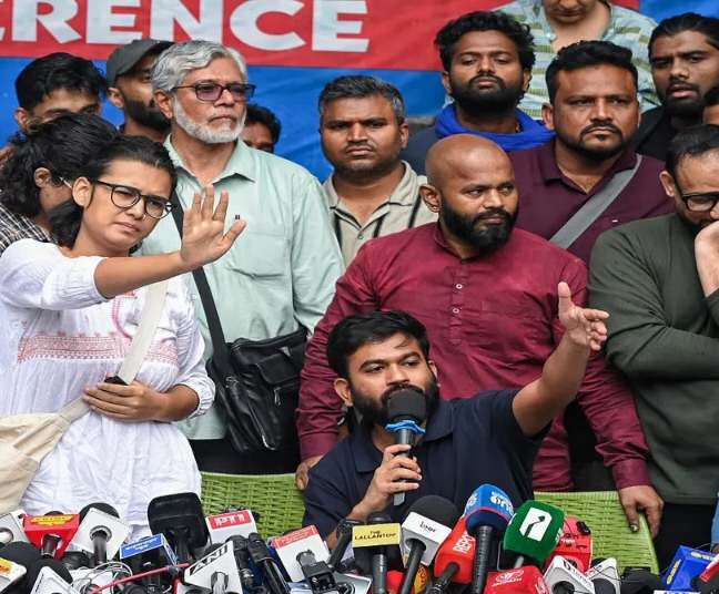 సీజేపీకి షాక్ ఇచ్చిన దిల్లీ సర్కార్.. రేపు, ఎల్లుండి సెంట్రల్ పార్క్ మూసివేత