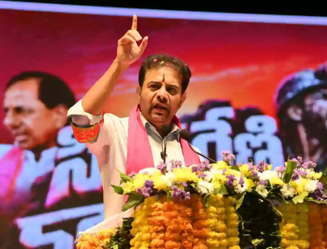 సింగరేణిని ప్రైవేటీకరణ చేయడానికి ప్రభుత్వం కుట్ర చేస్తోంది: కేటీఆర్